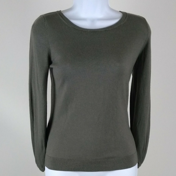Banana Republic Sweaters - Banana Republic silk cashmere sweater size small Banana Republic Sweaters - Banana Republic silk cashmere sweater size small